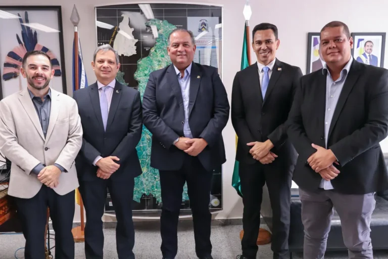 Eduardo Gomes, vice do Senado, debate prioridades do Tocantins com membros do governo