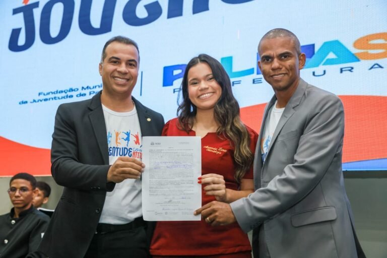 Palmas lança oficialmente Cartão do Estudante 2025 e beneficia mais de 500 jovens com recarga de vale-transporte
