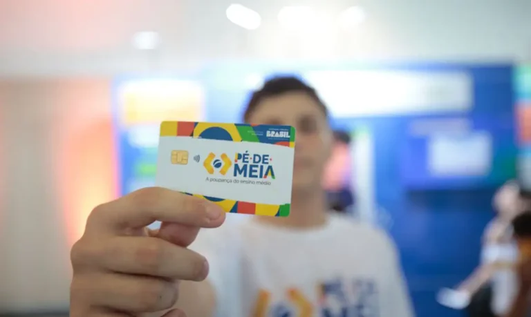 Pé-de-Meia: beneficiários de setembro e outubro têm crédito liberado hoje