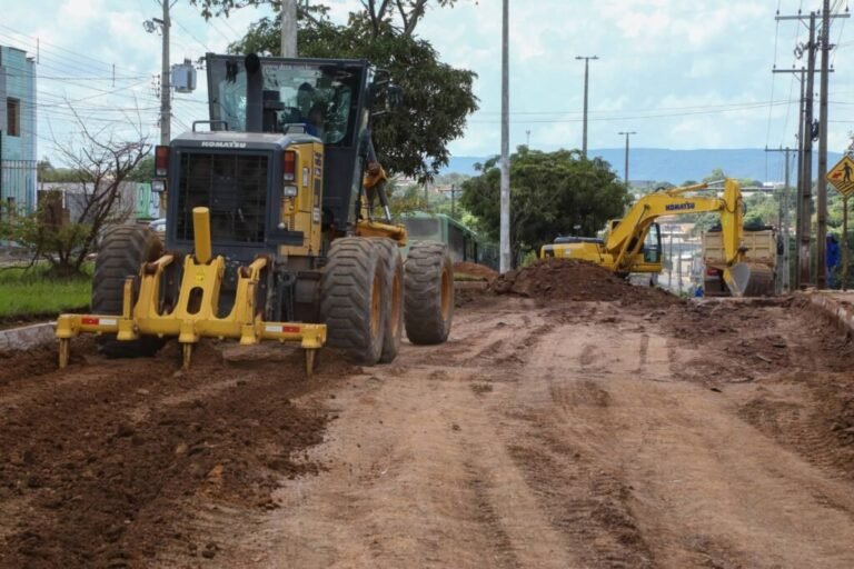 Revitalização da avenida comercial do Jardim Aureny III com novo asfalto