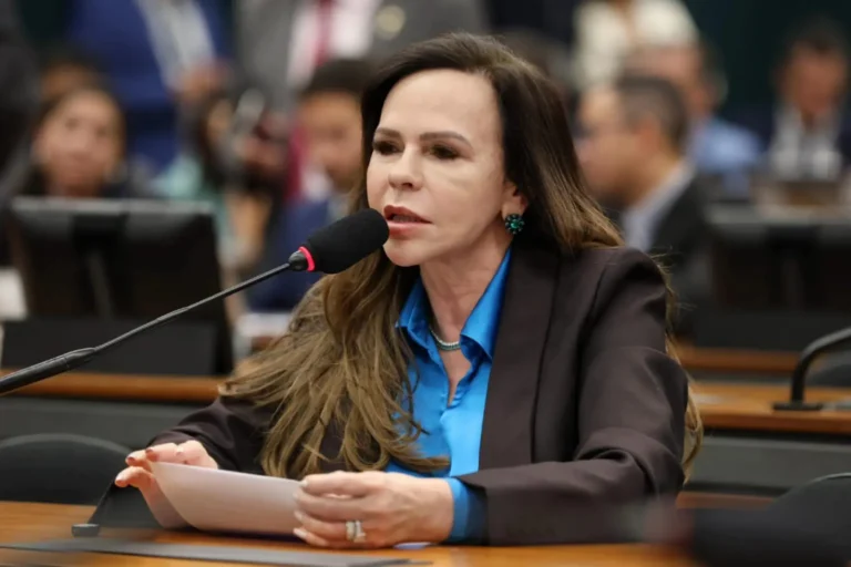 Senadora Dorinha aborda vínculo com Wanderlei, rebate rumores e defende pauta feminina no Código Eleitoral em entrevista à Gazeta: ‘há tempo e espaço para a política’