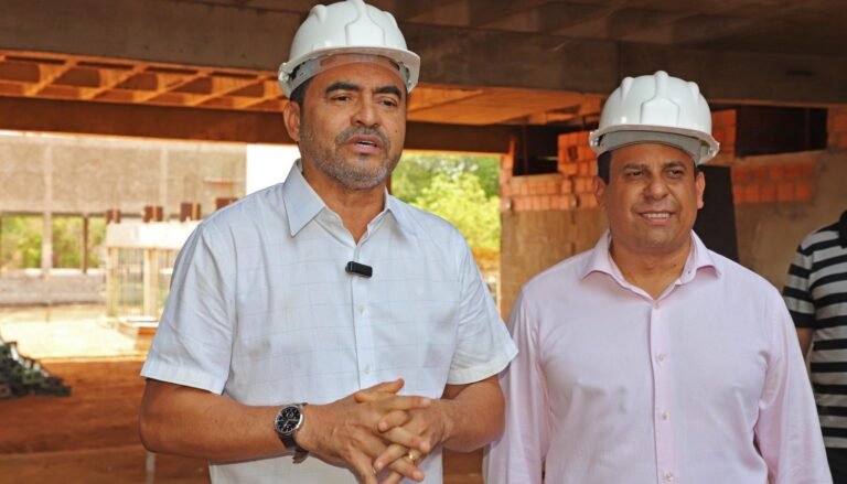 Governador Wanderlei Barbosa assina ordem para reforma de colégio militar em Paranã nesta segunda (23)
