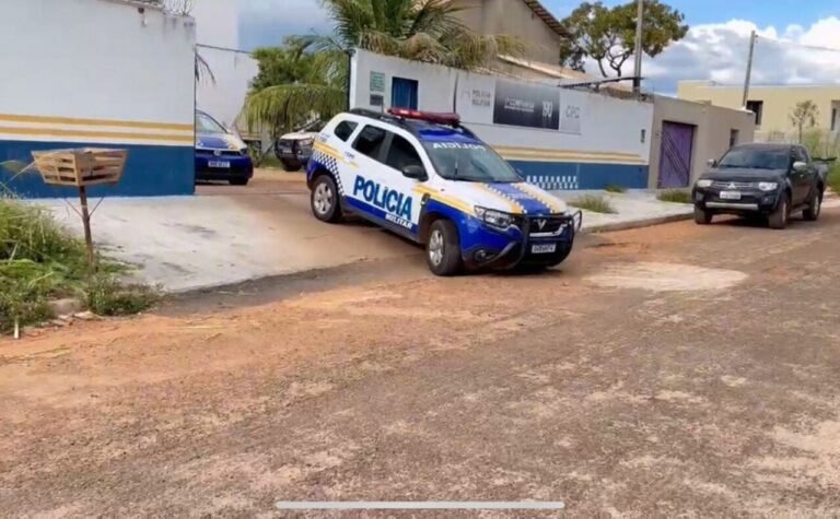 Homem de 21 anos é detido com drogas ao ser pego com moto em situação irregular em Luzimangues