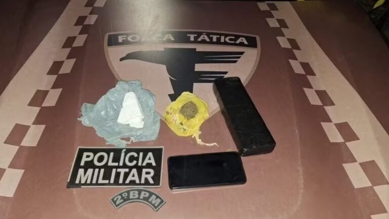 Homem é detido por tráfico após cachorro farejador achar drogas em mochila perto da rodoviária de Araguaína