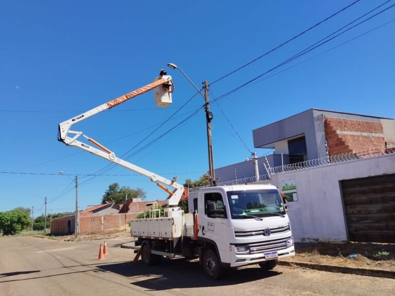 Prefeitura mobiliza equipe para reparos na iluminação pública da Capital