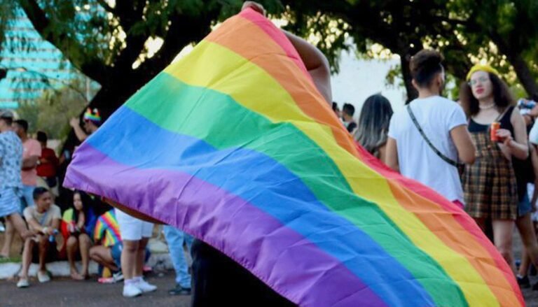 Prefeitura oferece atendimentos de saúde na 20ª Parada LGBTQIAPN+ de Palmas