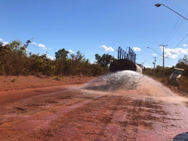 Prefeitura de Palmas efetua serviços de manutenção nas vias da Praia do Prata